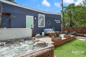 HGTV Featured Tiny Home w Hot Tub Near East 6th St